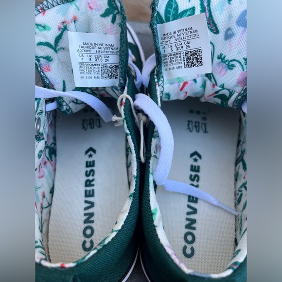 Green low top floral lining converse shoes size 7 - Picture 4 of 5